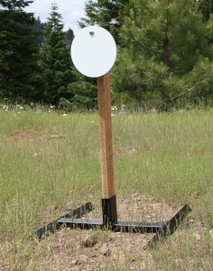 steel target stand with 10" round steel target
